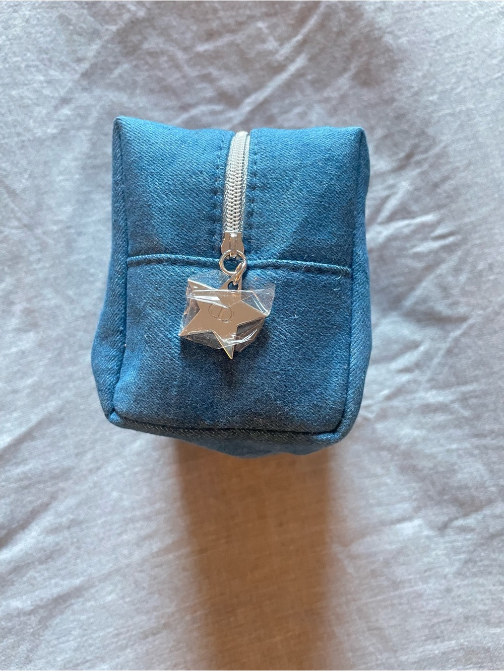 ✨ NEW Dior Beauty Denim Cosmetic Pouch Bag • Plastic On Zipper! 💎 - Picture 4 of 10